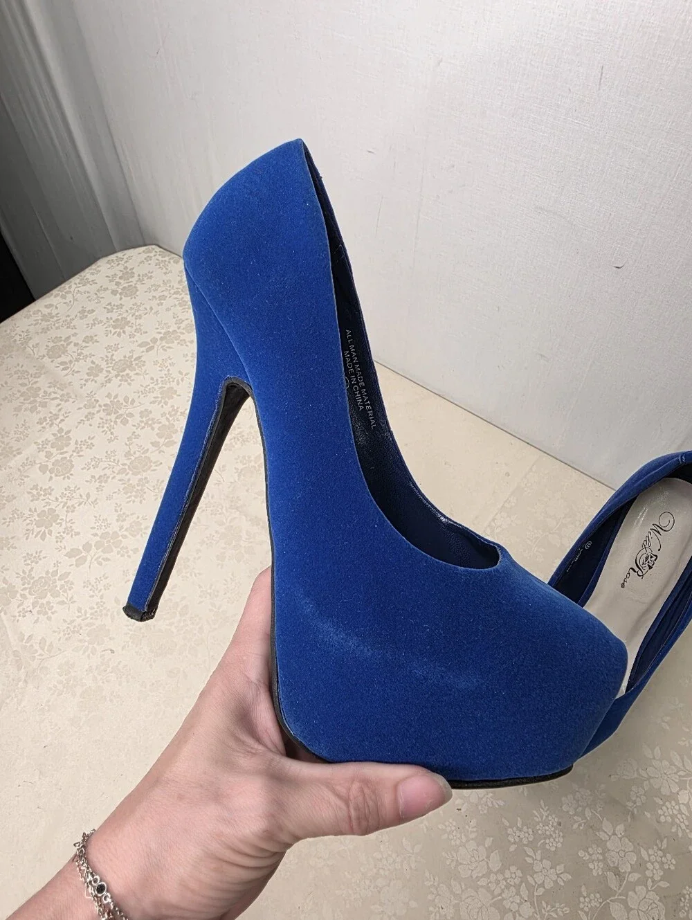 Wild Rose Royal Blue Velvet High Heel Platform Pumps Size 7.5 Stiletto